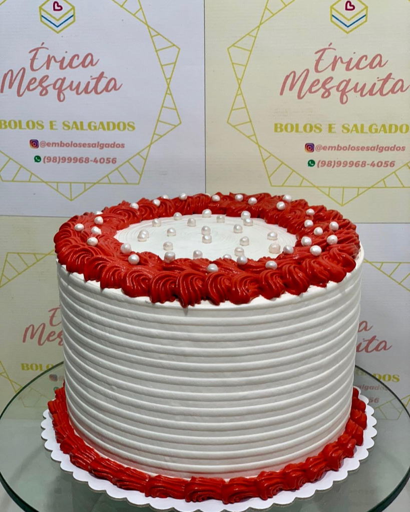 Bolo Vermelho e Branco 43