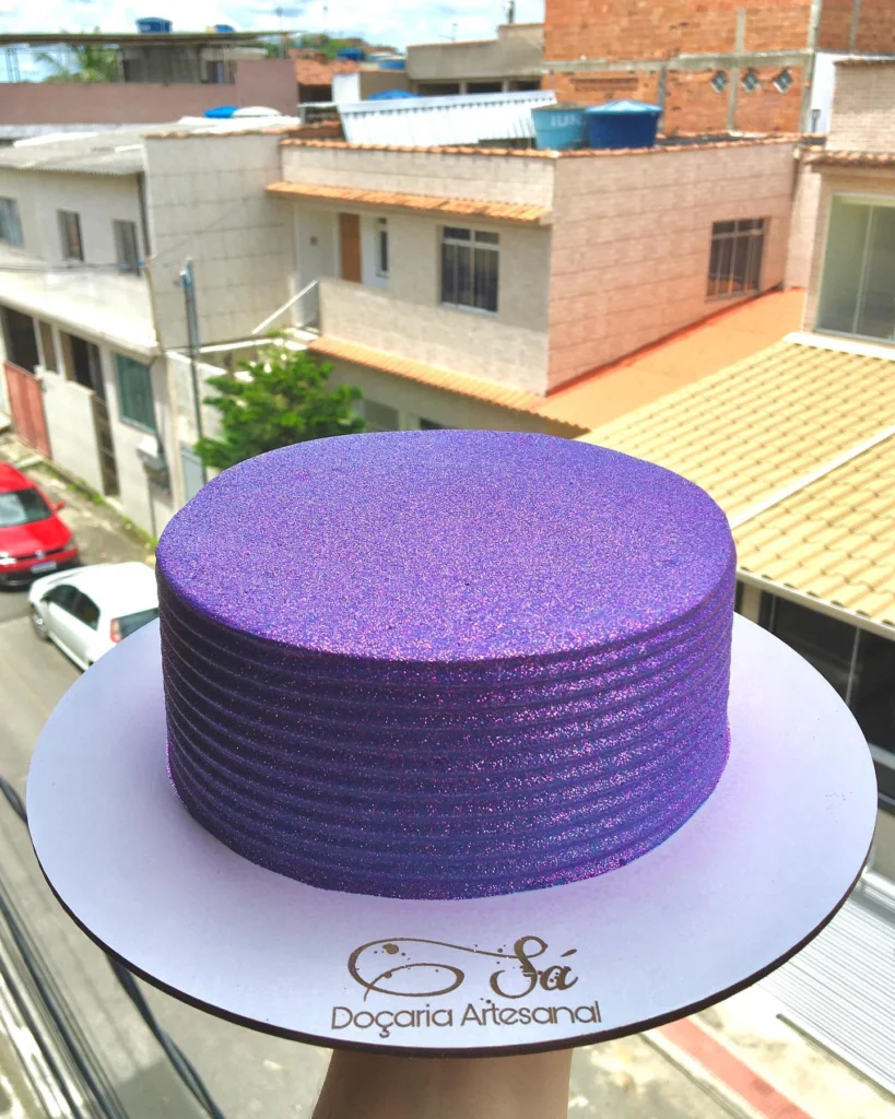 Bolo Roxo com Glitter 16