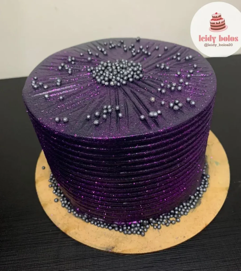 Bolo Roxo com Glitter 37